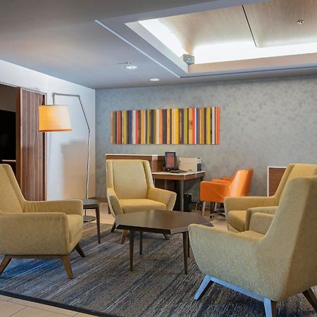 Holiday Inn Express Kamloops By Ihg Экстерьер фото