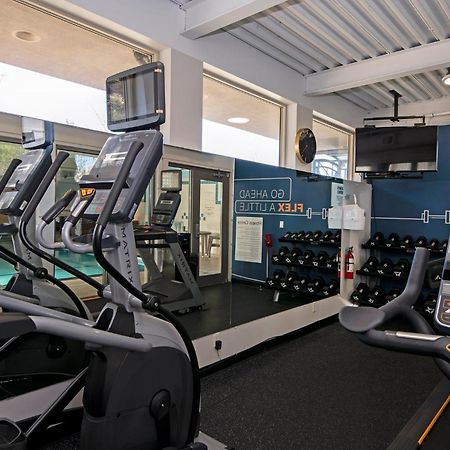 Holiday Inn Express Kamloops By Ihg Экстерьер фото