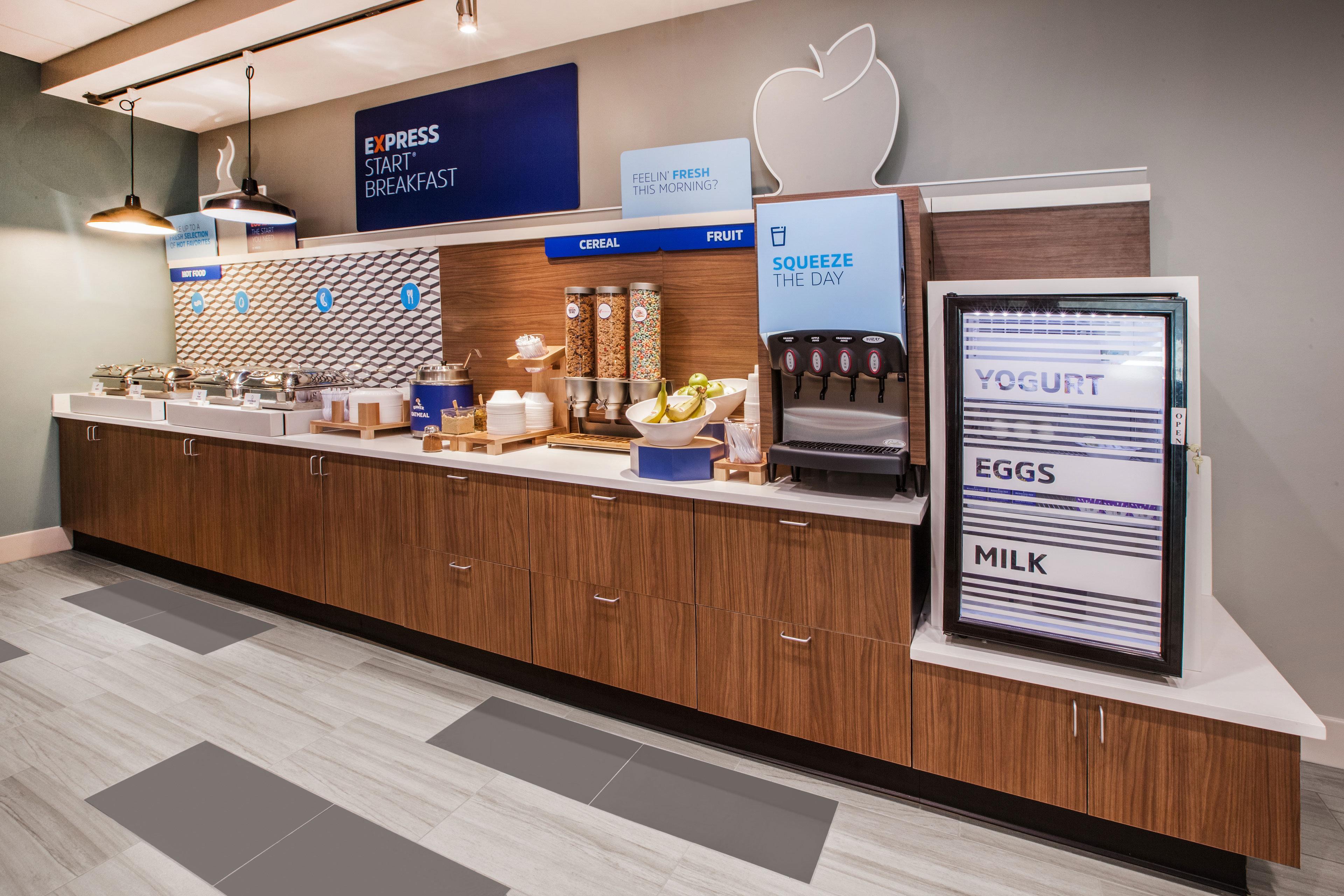 Holiday Inn Express Kamloops By Ihg Экстерьер фото