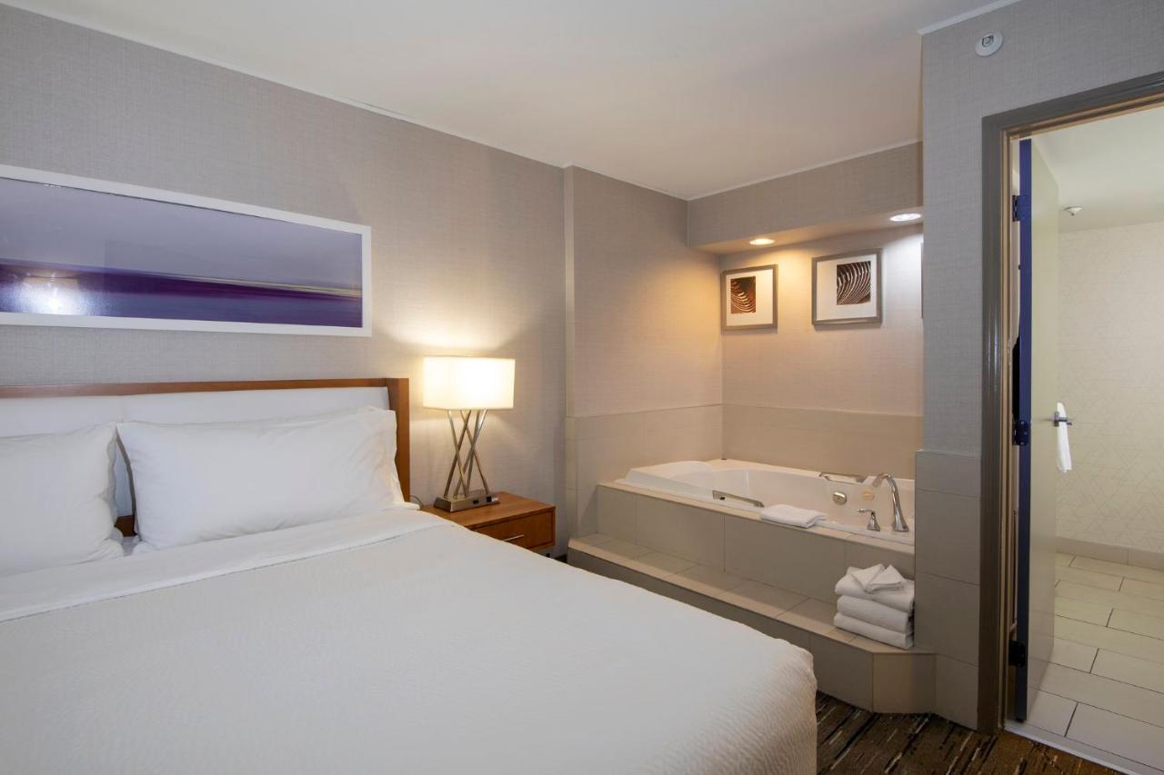 Holiday Inn Express Kamloops By Ihg Экстерьер фото