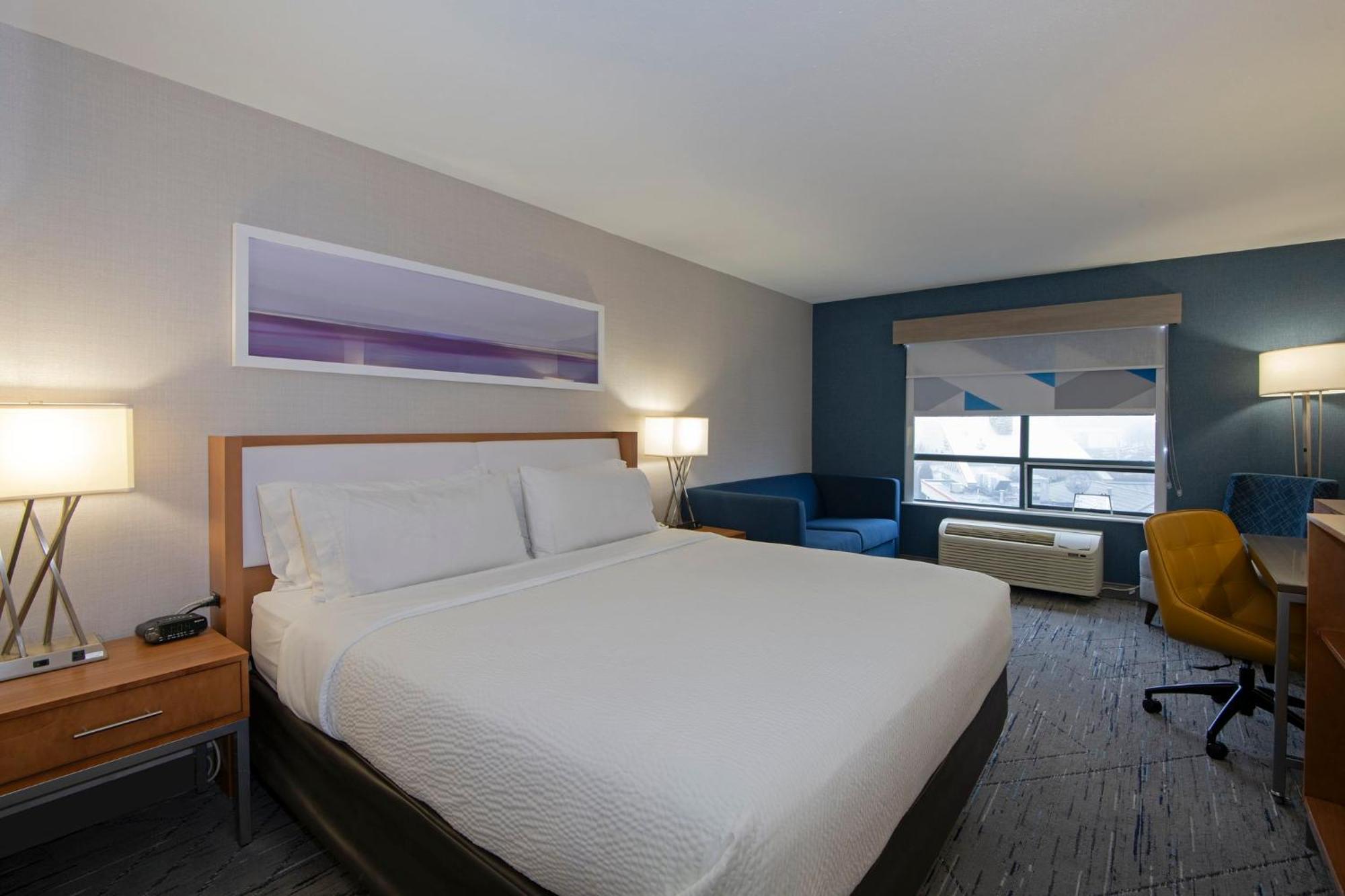 Holiday Inn Express Kamloops By Ihg Экстерьер фото