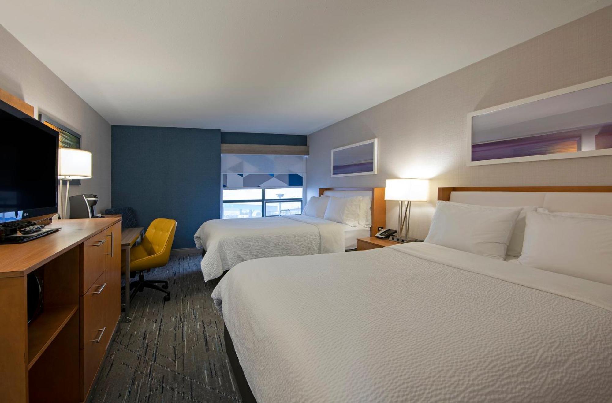 Holiday Inn Express Kamloops By Ihg Экстерьер фото