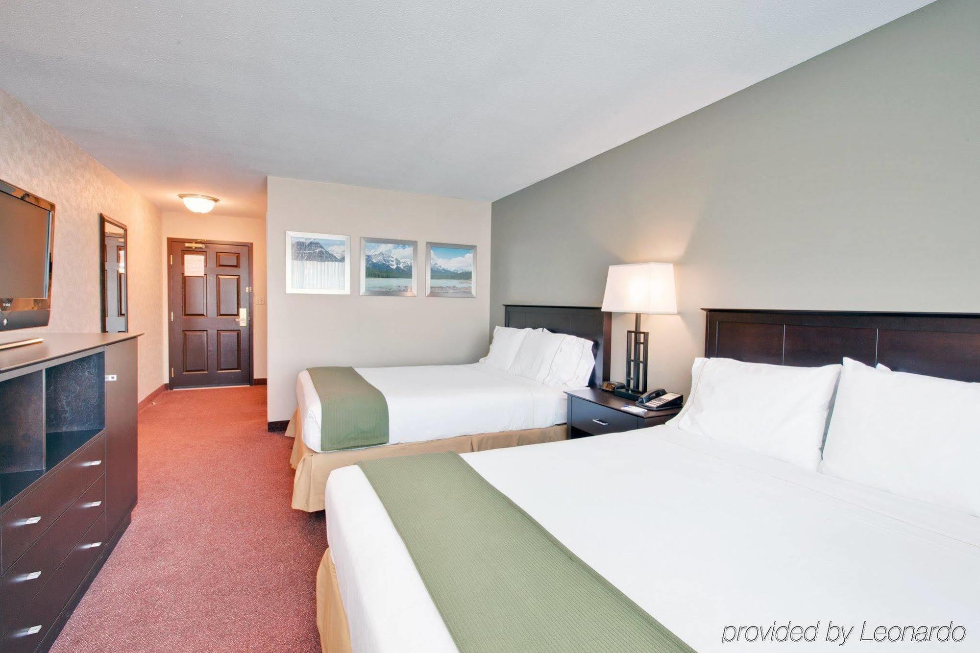 Holiday Inn Express Kamloops By Ihg Номер фото