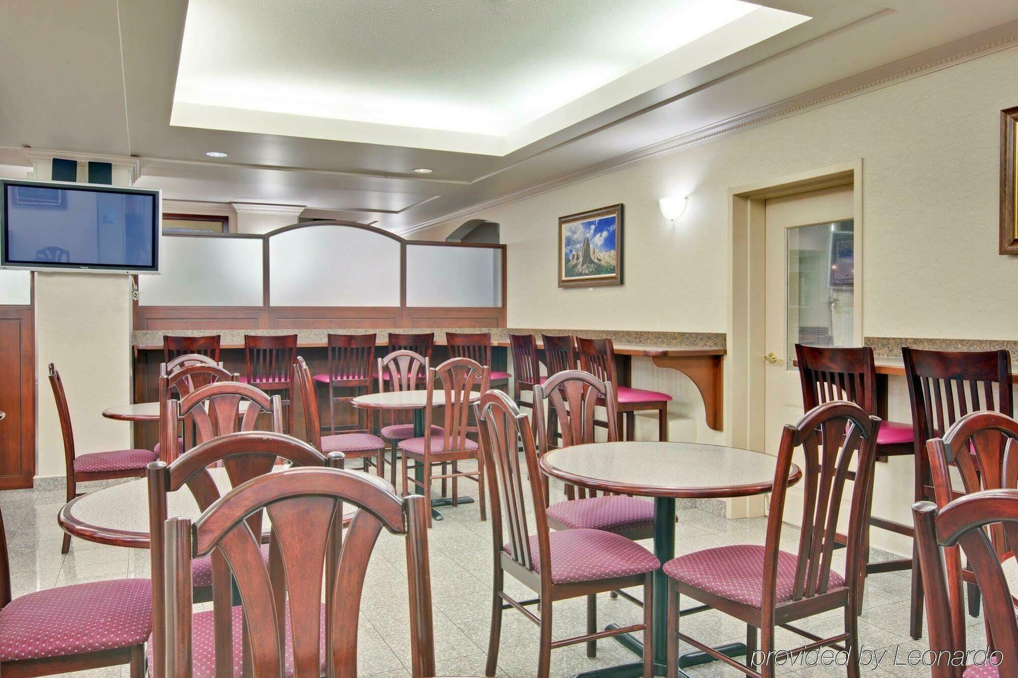Holiday Inn Express Kamloops By Ihg Ресторан фото